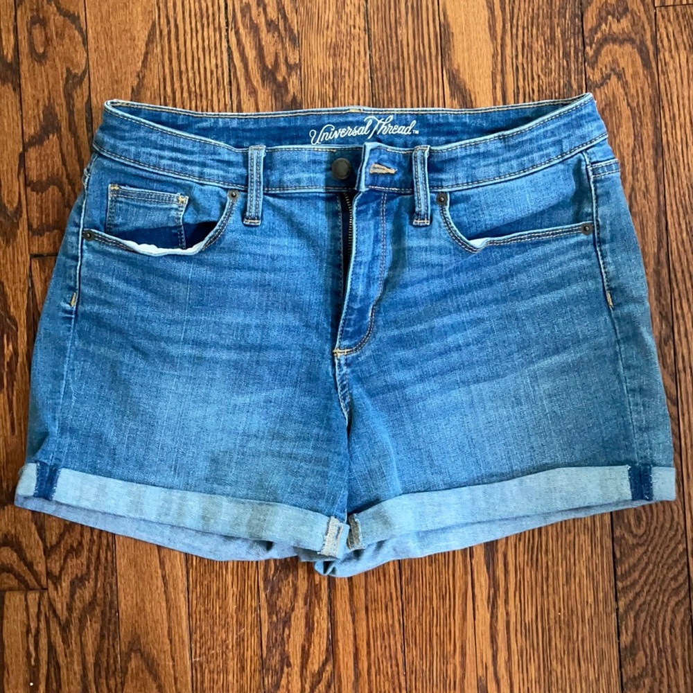 Universal thread Jean shorts